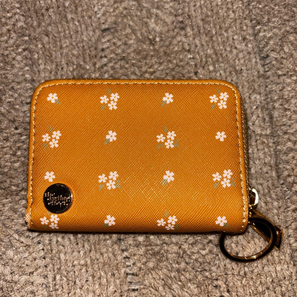 The Darling Effect Keychain Wallet Card Accordian Gold Floral Pattern 4” X 3”